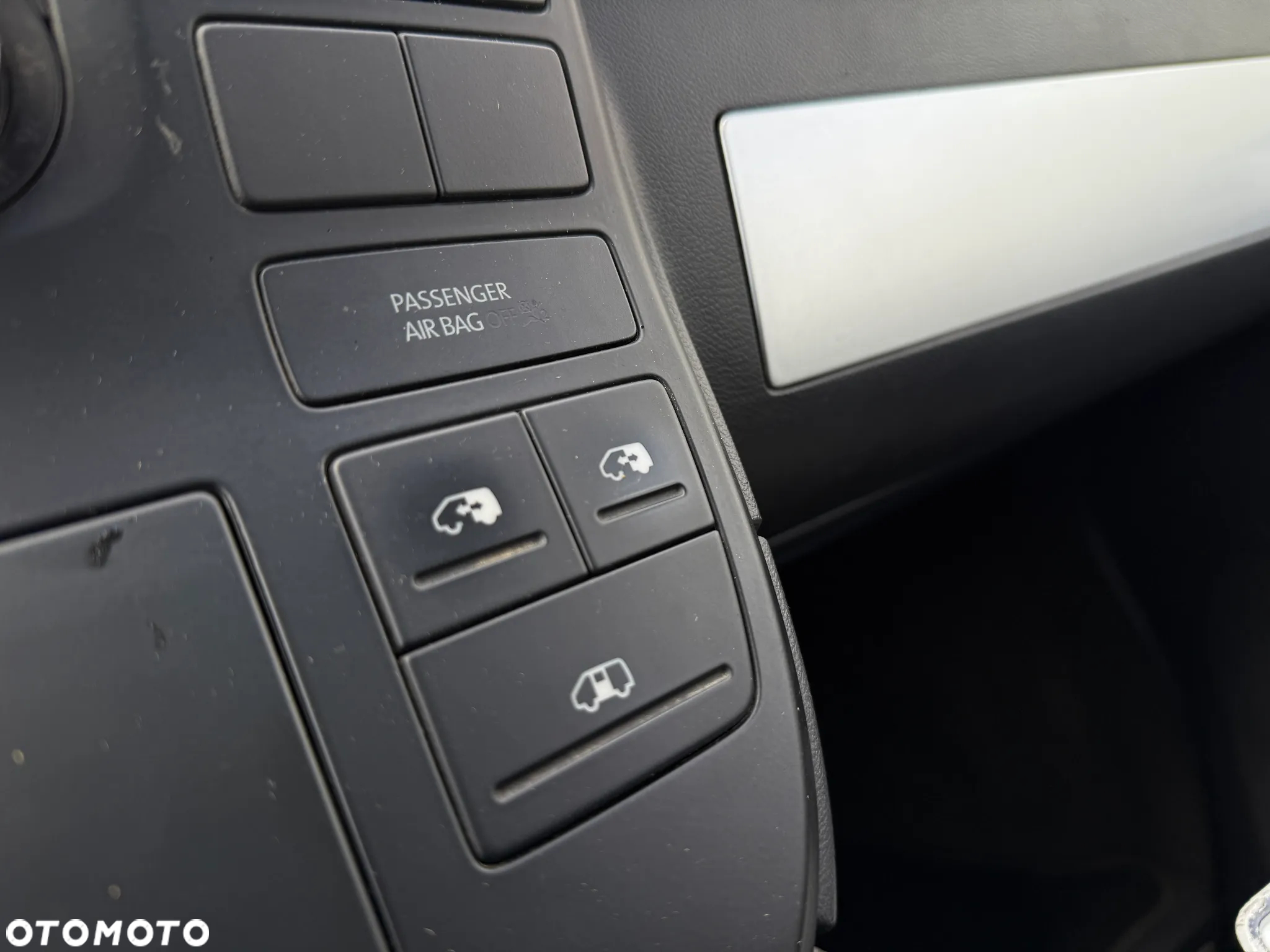 Volkswagen Multivan - 24