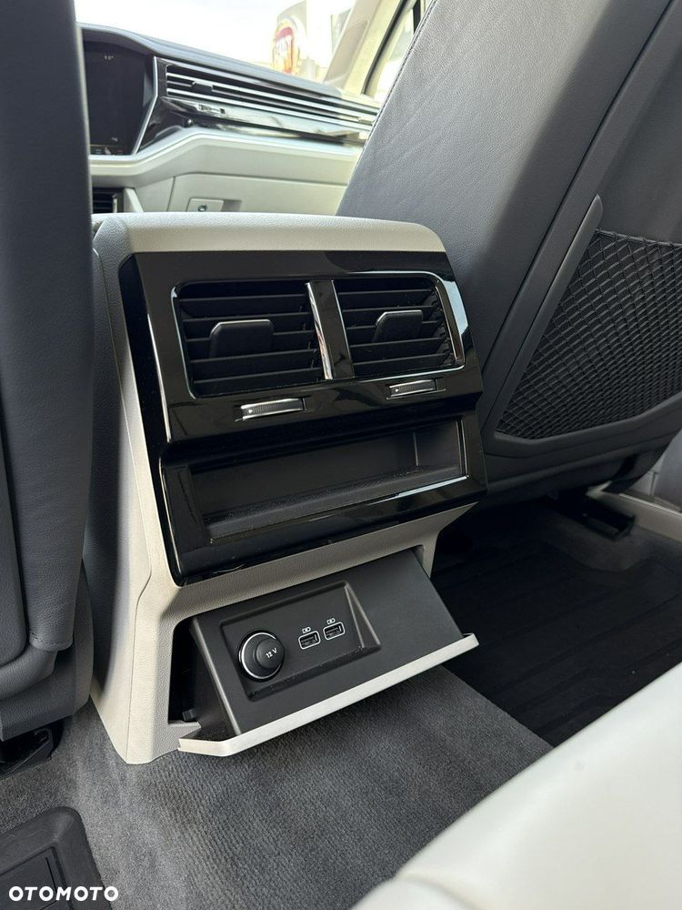 Volkswagen Touareg - 29