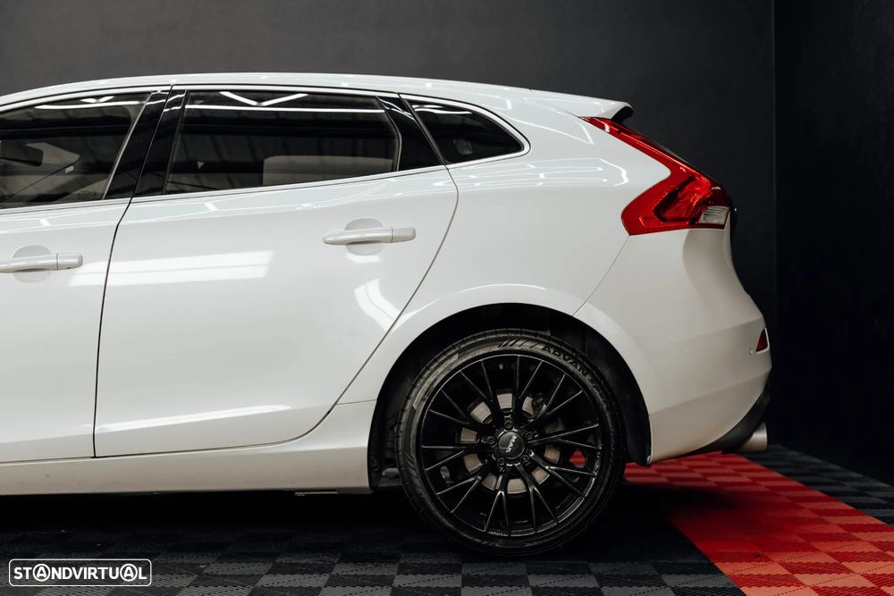 Volvo V40 D2 RDesign - 16