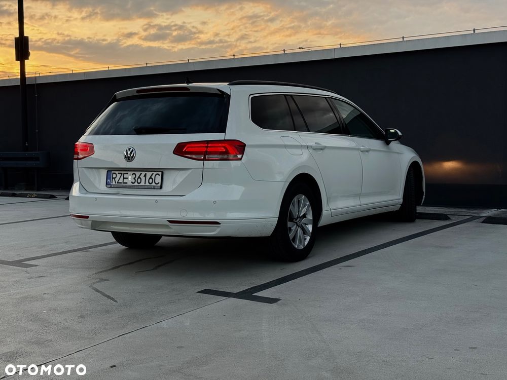 Volkswagen Passat 2.0 TDI BMT Comfortline DSG - 28