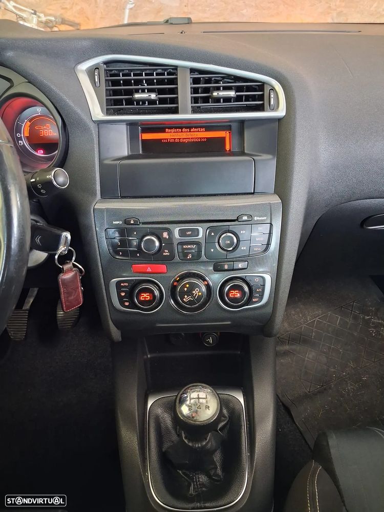 Citroën C4 1.6 HDi Attraction - 10