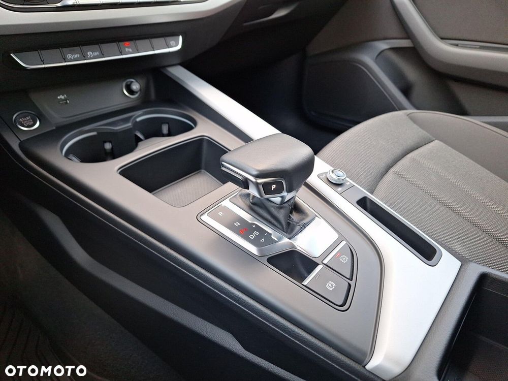 Audi A4 Limousine - 20