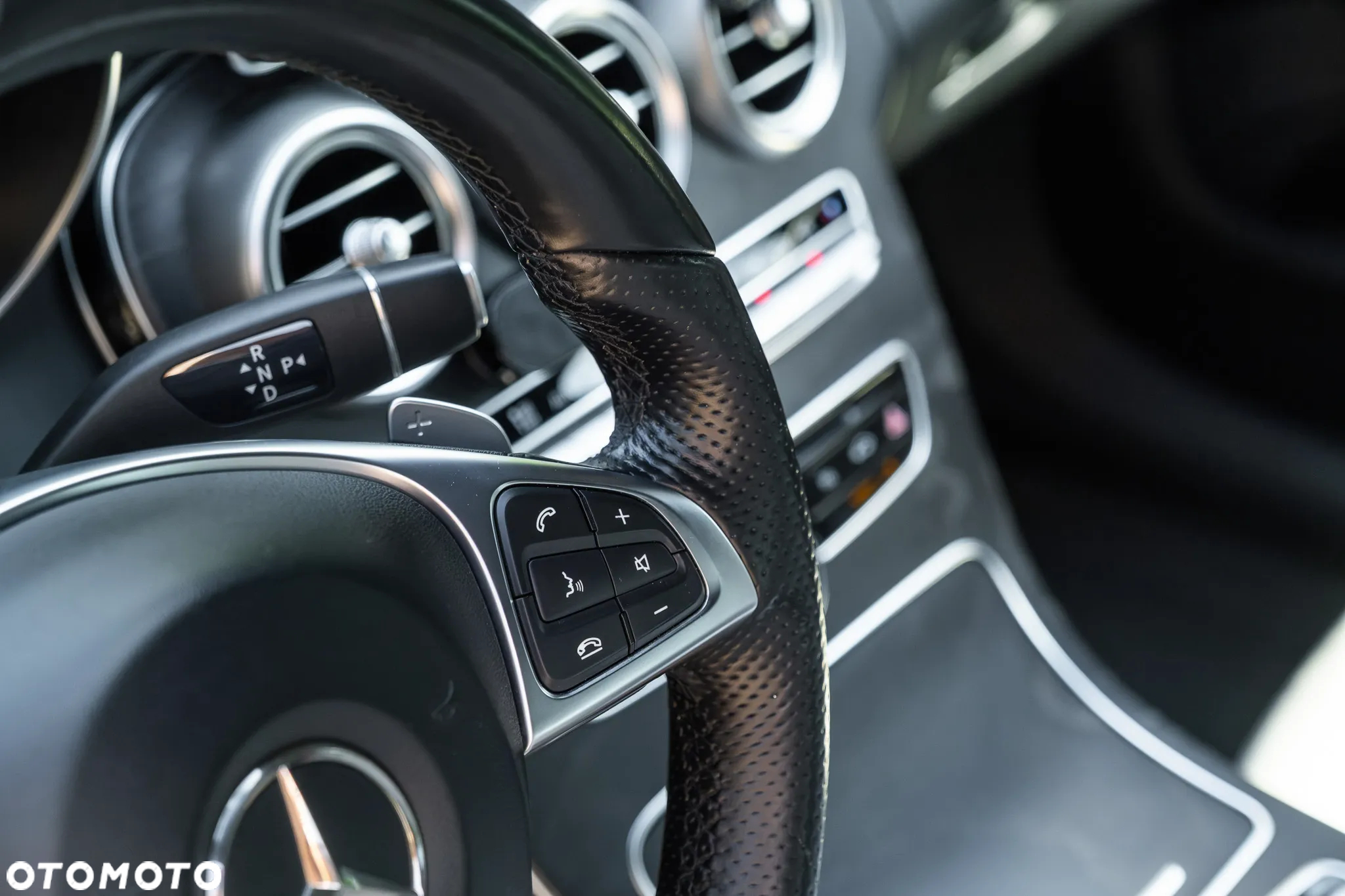 Mercedes-Benz Klasa C 250 (BlueTEC) d 4Matic T 7G-TRONIC AMG Line - 37