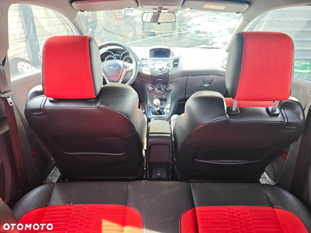 Ford Fiesta 1.6 EcoBoost ST - 17