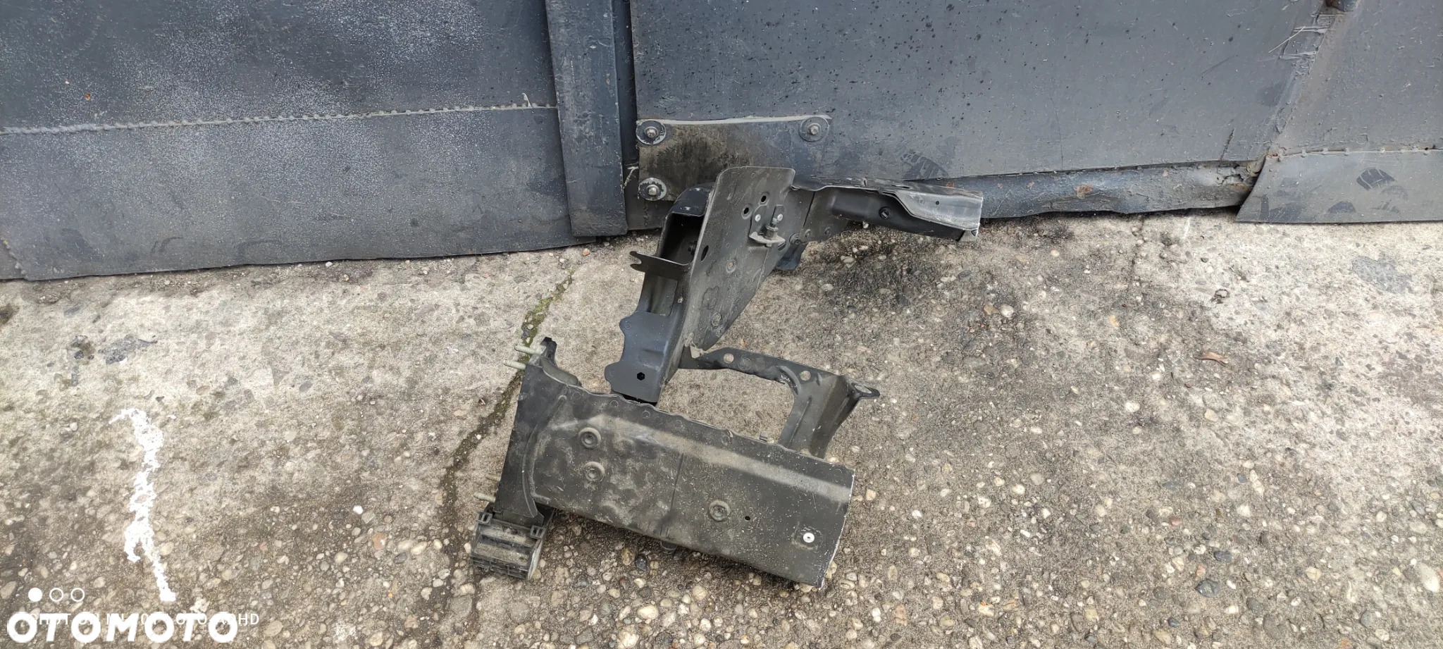 Okular prawy podłużnica prawa ćwiartka prawa BMW e60 e61 schwarz 2 668/9 - 3