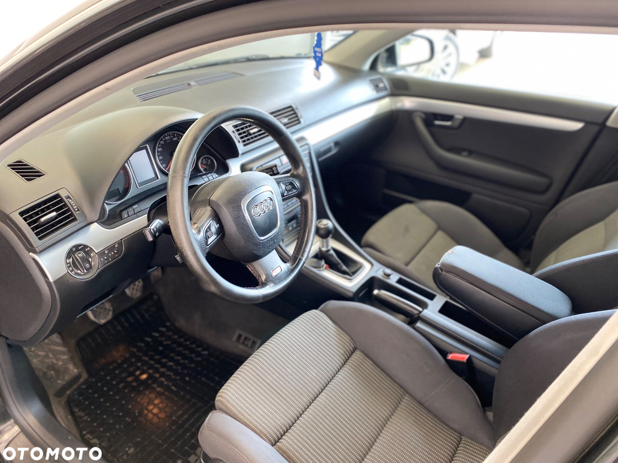 Audi A4 Avant 2.0 TDI - 10