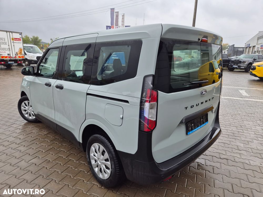 Ford Tourneo Courier - 5