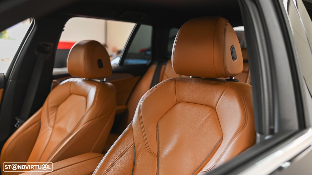 BMW 520 d Pack Desportivo M Auto - 47