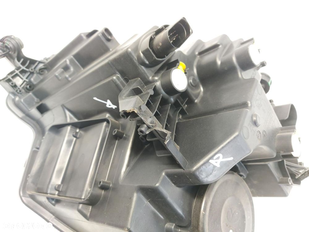 Skoda Karoq Lift 57A LAMPA LED PRAWY PRZÓD  RHD 57C941010 - 4