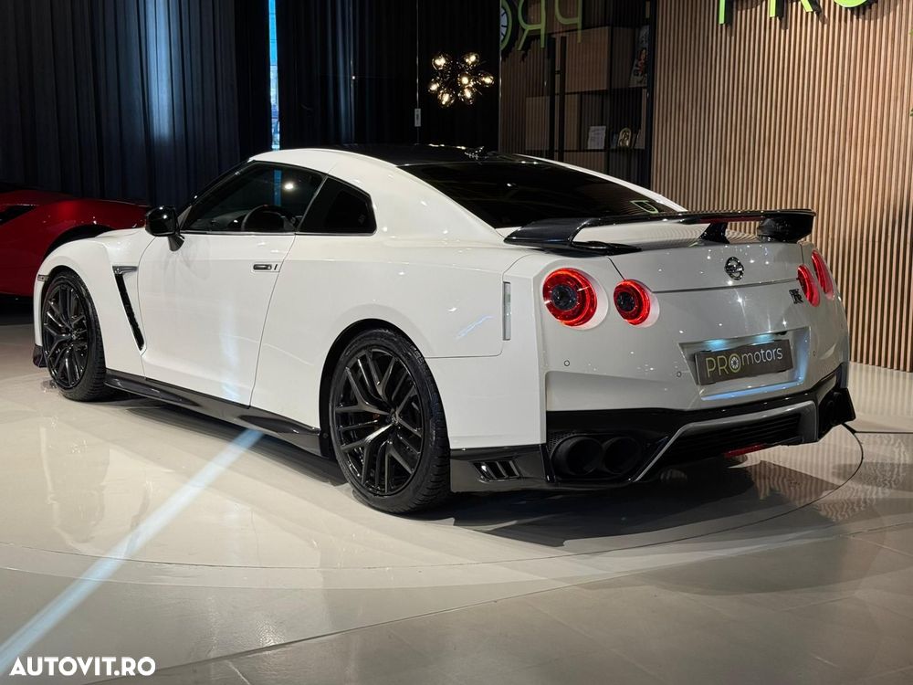 Nissan GT-R - 8