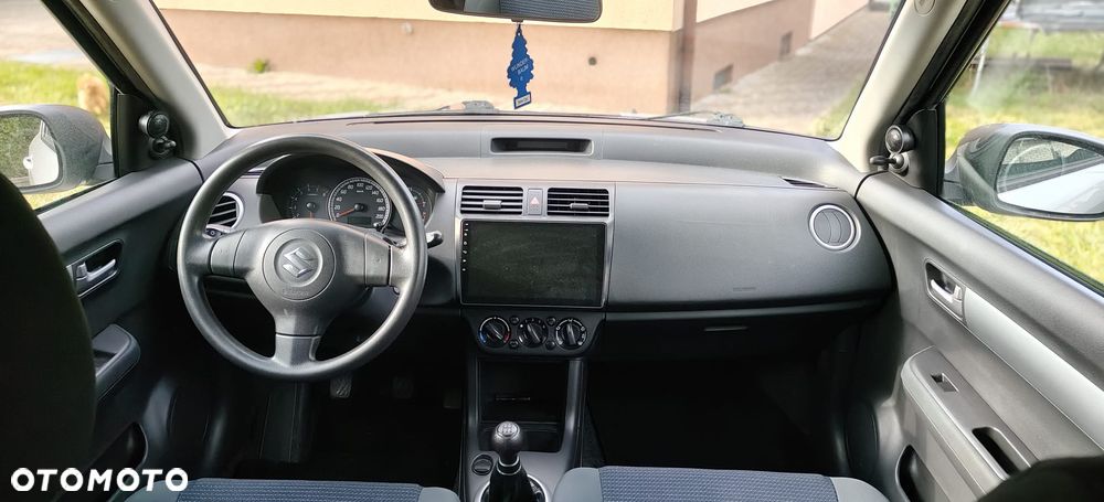 Suzuki Swift 1.3 Sunlight Edition - 31