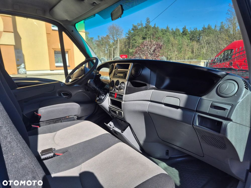 Iveco DAILY 40C18 180KM DO PRZEWOZU ZWIERZAT BYDŁA KONIOWÓZ - 20