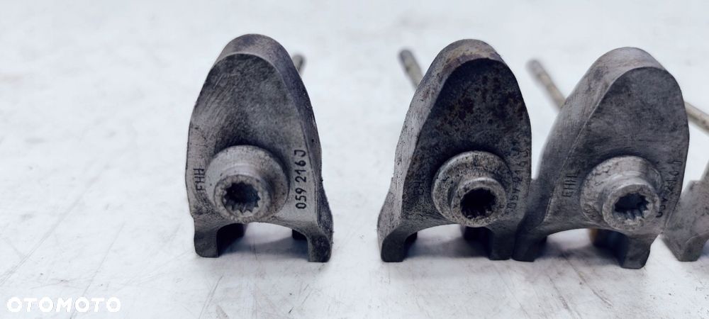 ŚRUBA MOCOWANIE WTRYSKU AUDI VW SEAT SKODA 059216J - 3