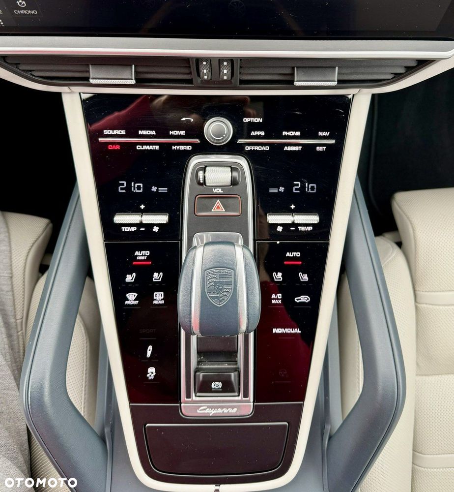 Porsche Cayenne - 27