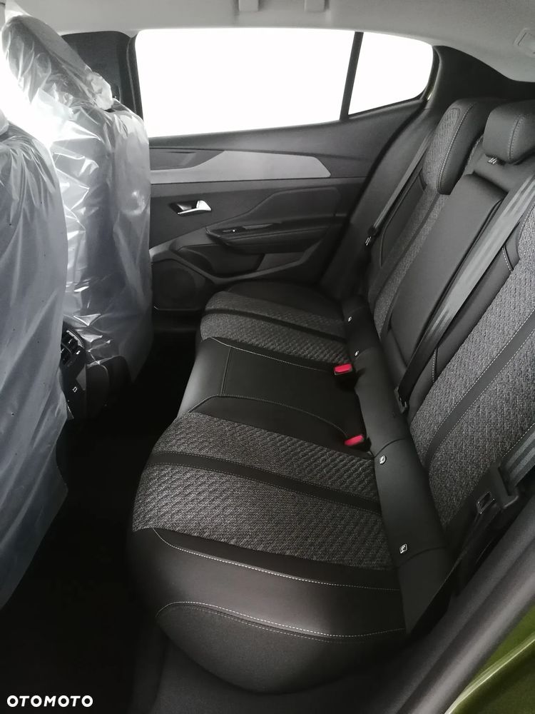 Peugeot 408 1.2 PureTech mHEV Allure S&S e-DSC6 - 9