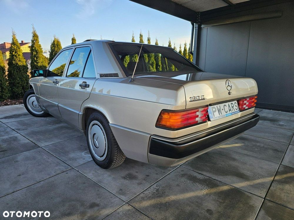 Mercedes-Benz W201 (190) - 5