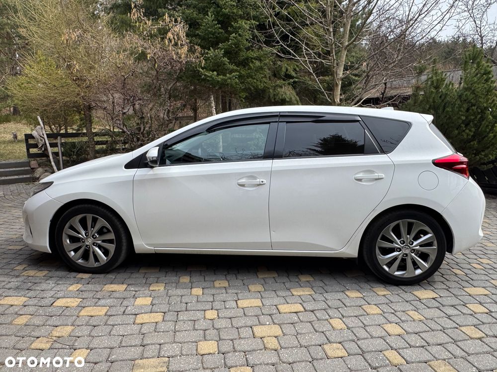 Toyota Auris 2.0 D-4D Prestige - 2