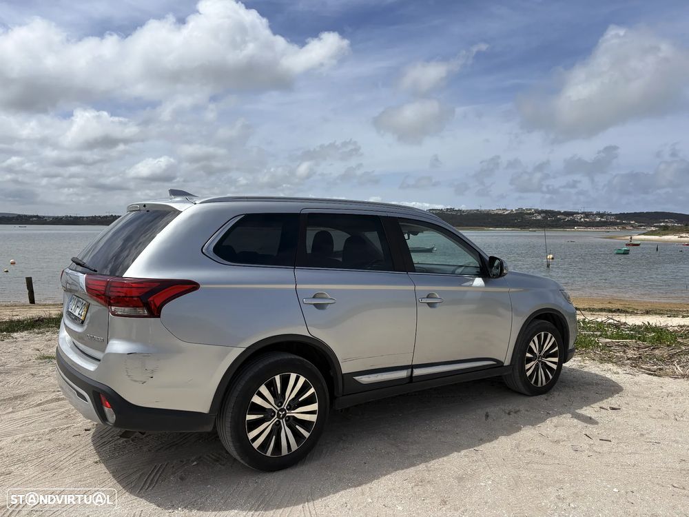 Mitsubishi Outlander 2.0 Kaiteki CVT - 3