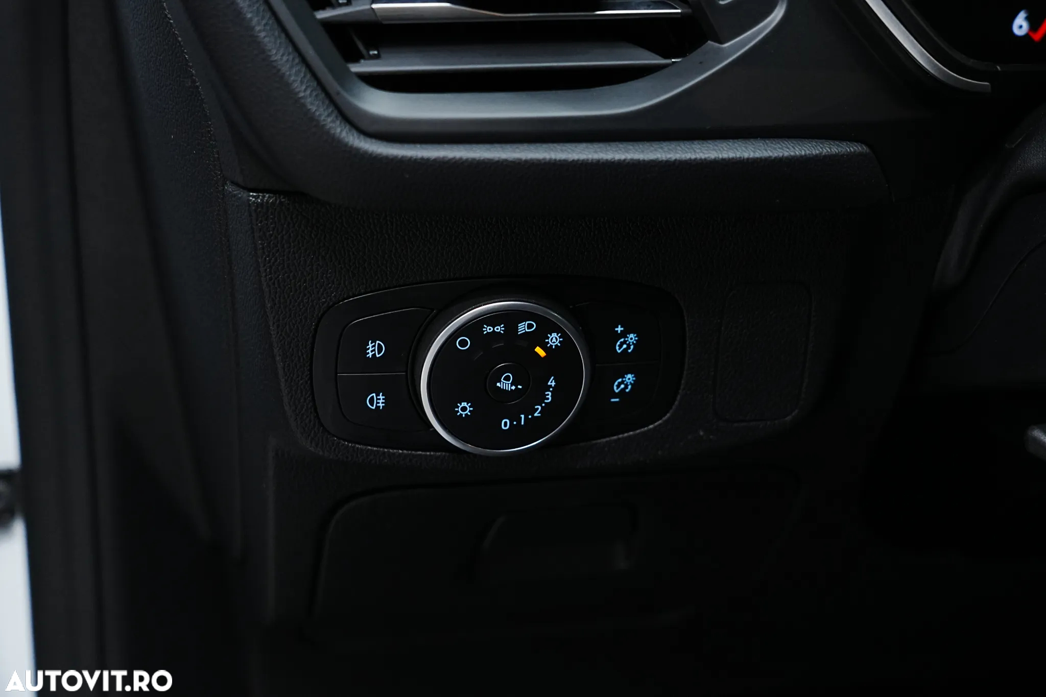 Ford Focus Turnier 1.5 EcoBlue Start-Stopp-System Aut. ACTIVE - 24