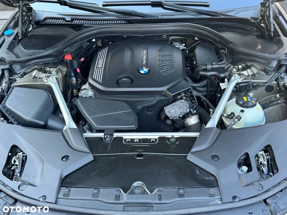 BMW Seria 5 520d xDrive Luxury Line sport - 15