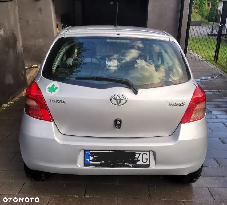 Toyota Yaris 2006 photo 3