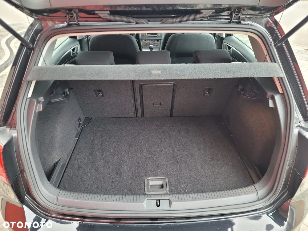 Volkswagen Golf 1.2 TSI BMT Trendline - 32