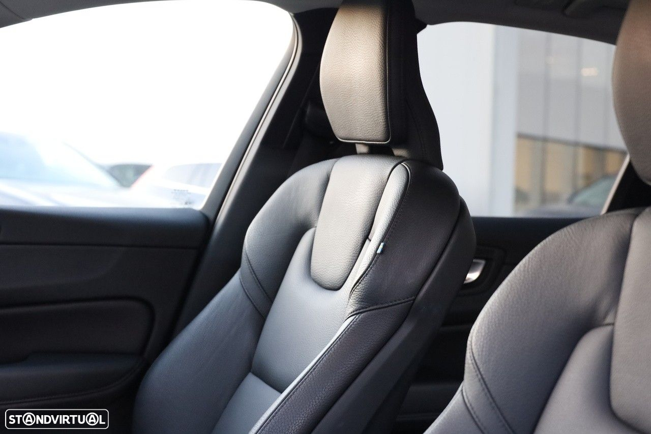 Volvo XC 60 2.0 B5 Plus Bright AWD - 5