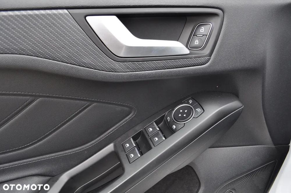 Ford Focus 1.0 EcoBoost Hybrid ST-LINE VIGNALE - 27