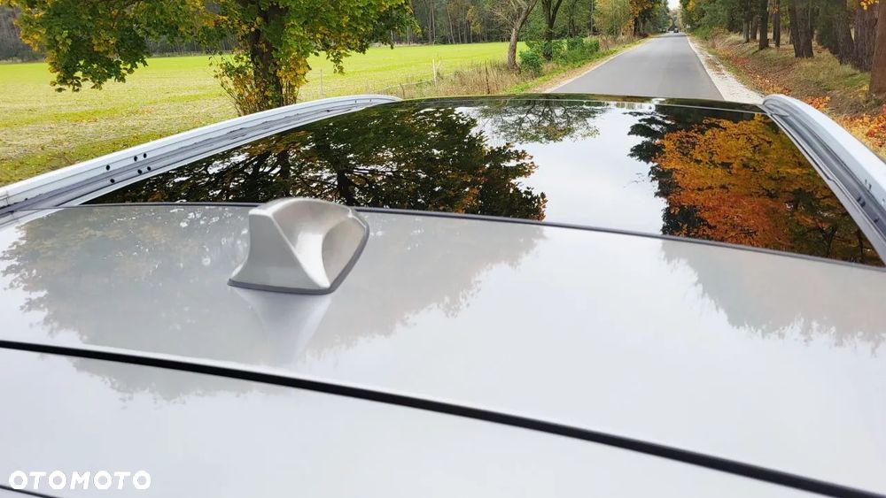 Kia Carens 1.7 CRDi M 7os - 12