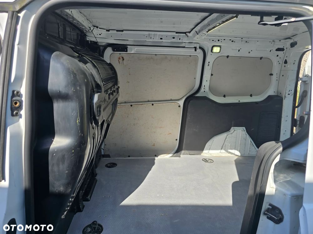 Ford Transit Connect - 32