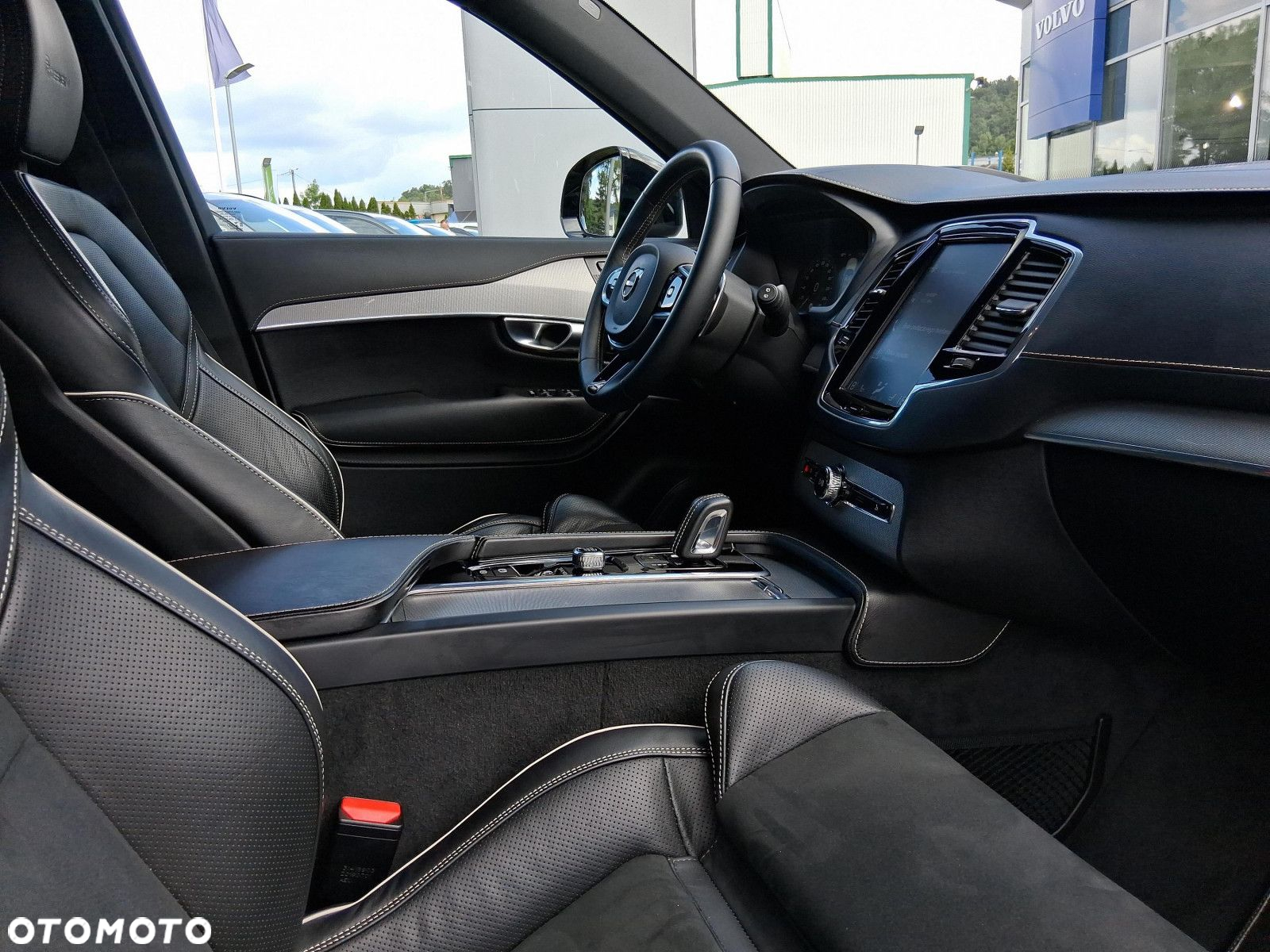 Volvo XC 90 - 9
