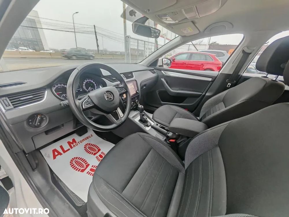 Skoda Octavia 1.6 TDI DSG Ambition - 3