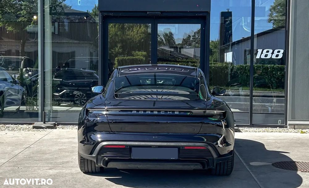 Porsche Taycan Turbo - 6