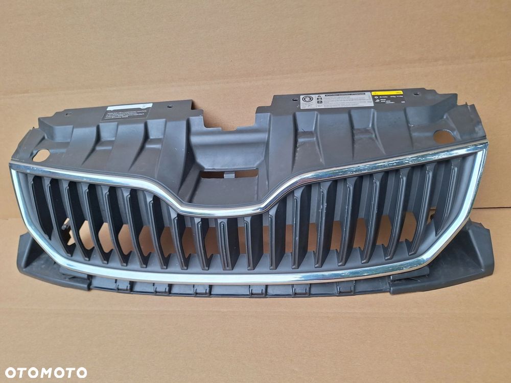 SKODA FABIA III 14-18 CAŁA-NIE KLEJONA! ATRAPA CHŁODNICY GRILL ORYG. 6V0853653 WYSYŁKA KRAJ-EUROPA