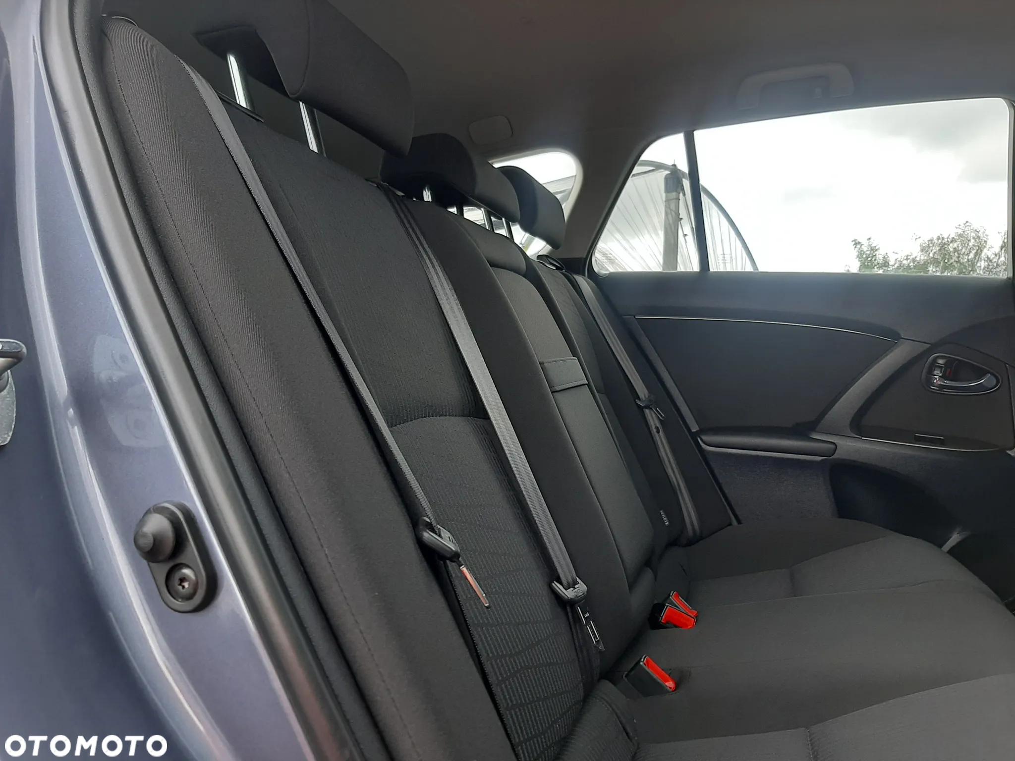Toyota Avensis 2.0 Sol plus NAVI - 29