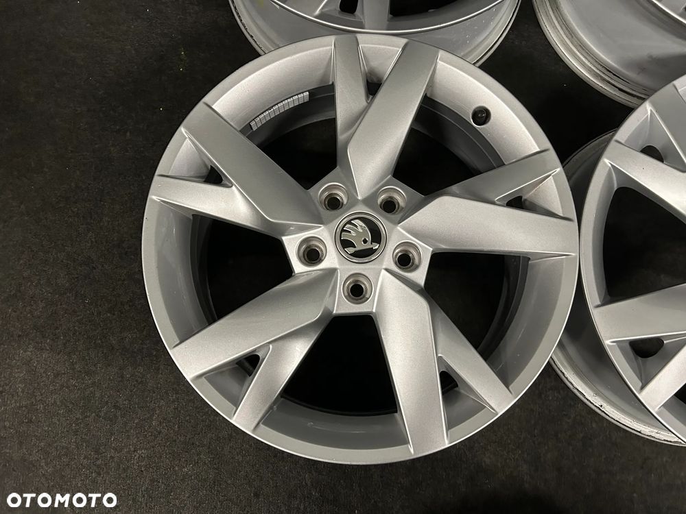 Alufelgi Skoda Octavia IV, III, Karoq, VW Golf 6, 7, Caddy, Touran 17 cali 5x112 4szt. Ładne! - 5