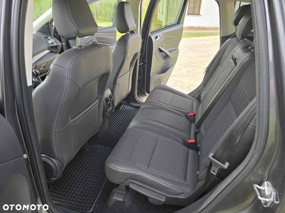 Ford Kuga 2.0 TDCi 4x4 Titanium - 34
