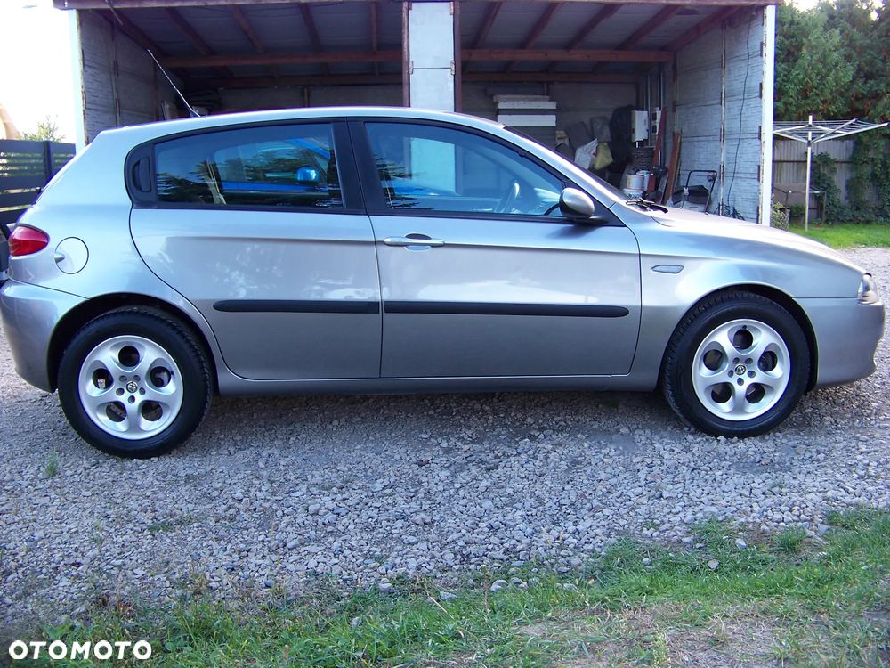 Alfa Romeo 147 - 8