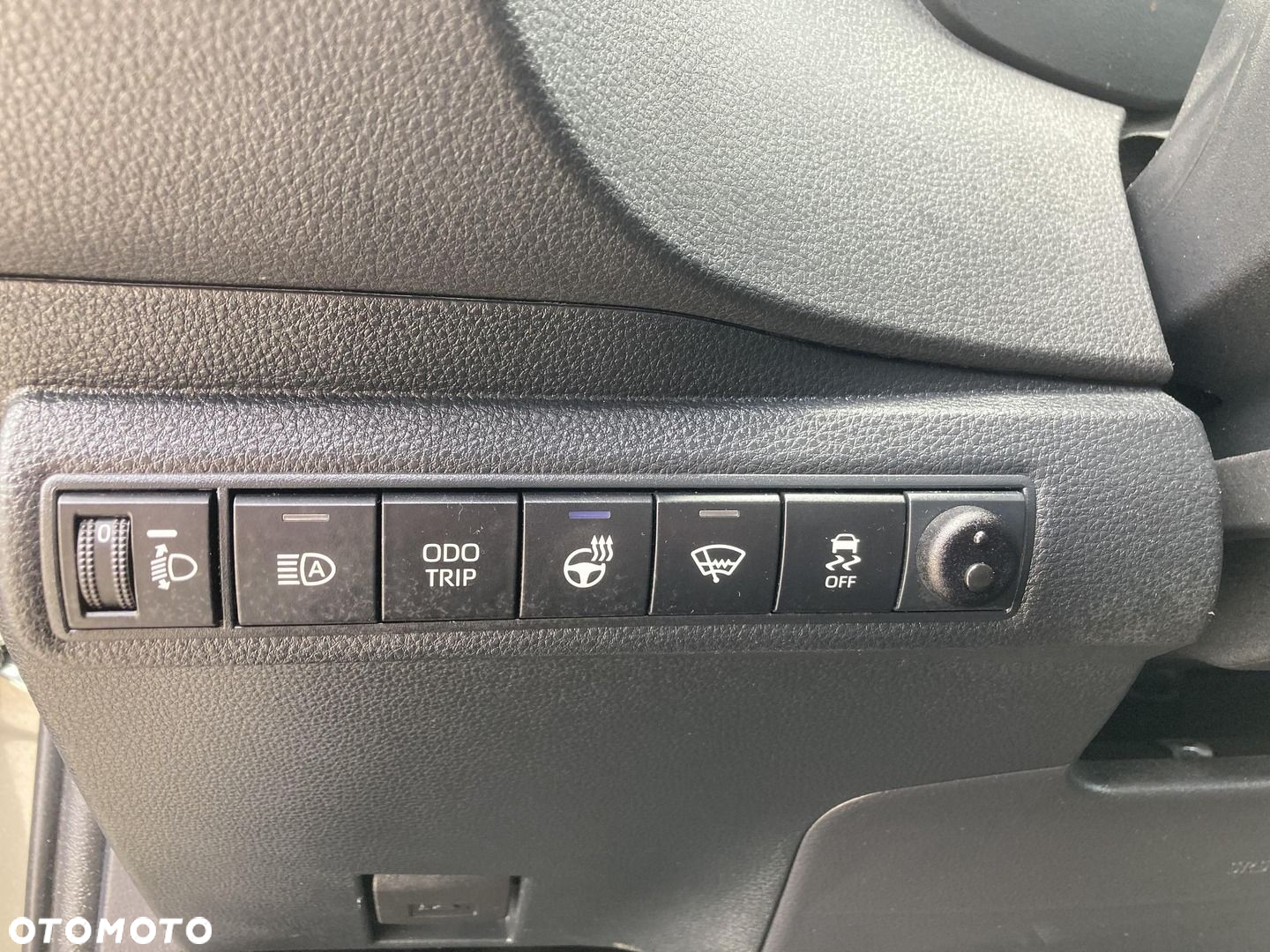 Toyota Corolla - 22