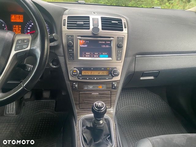 Toyota Avensis 1.8 Premium - 12