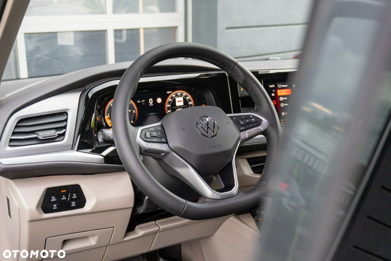 Volkswagen Multivan - 11