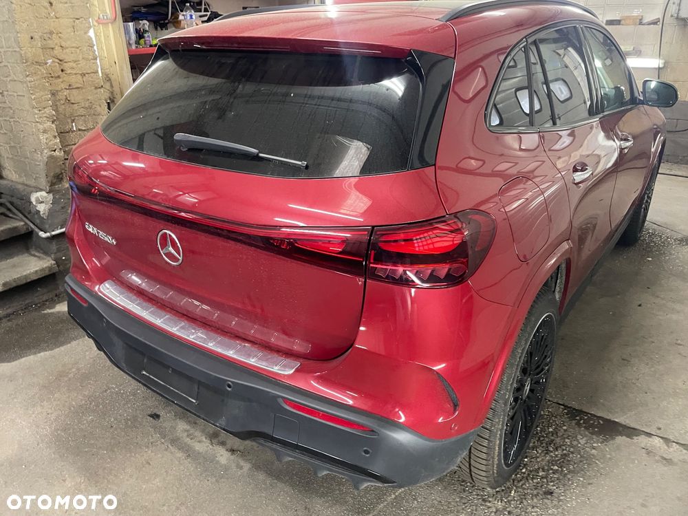 Mercedes-Benz EQA - 2