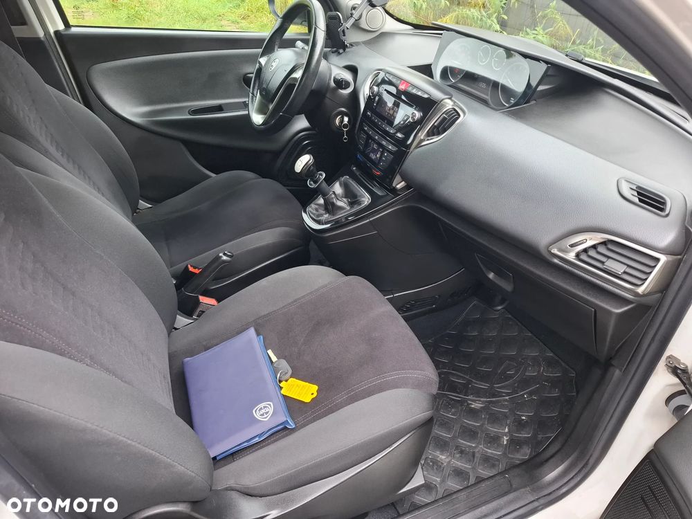 Lancia Ypsilon Y 1.2 8v Platinum - 27