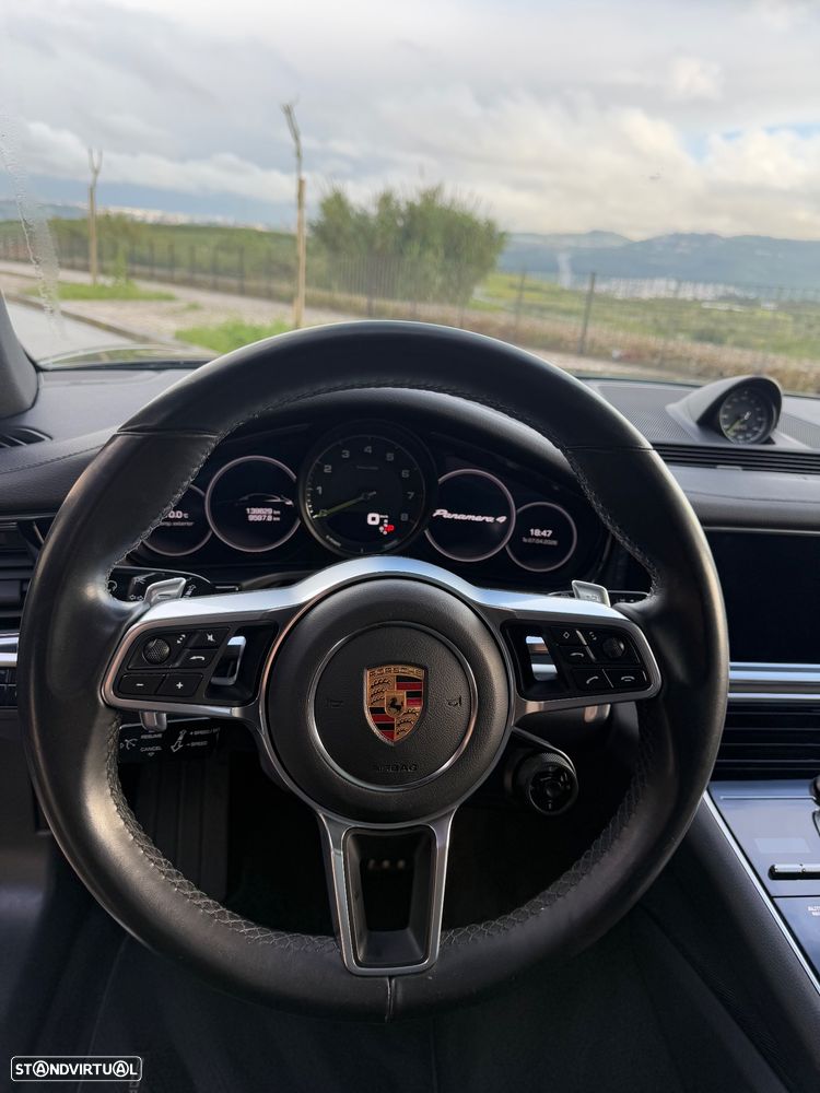 Porsche Panamera Sport Turismo 4 E-Hybrid - 14