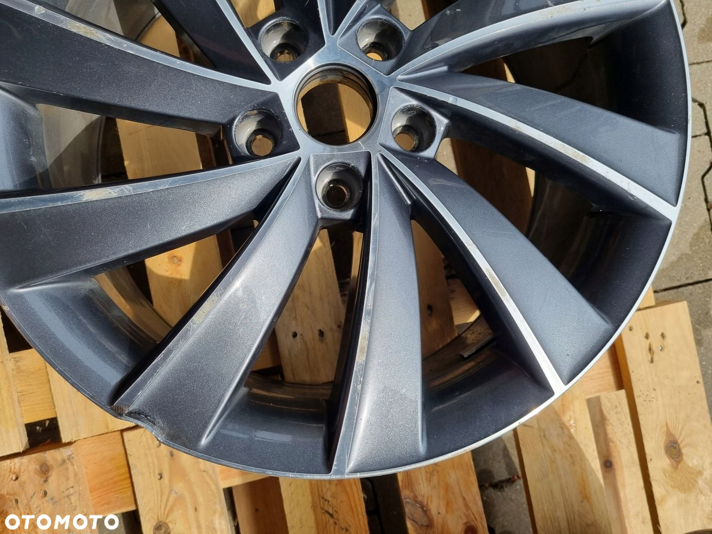 SKODA OCTAVIA III RS FELGA 7.5Jx18 18" ET51 - 2