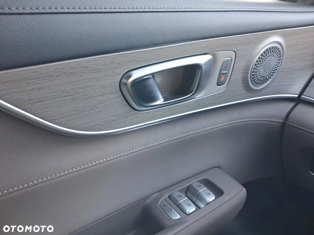 Chery Tiggo 8 1.5 T-GDI Super Hybrid Prestige DCT - 28