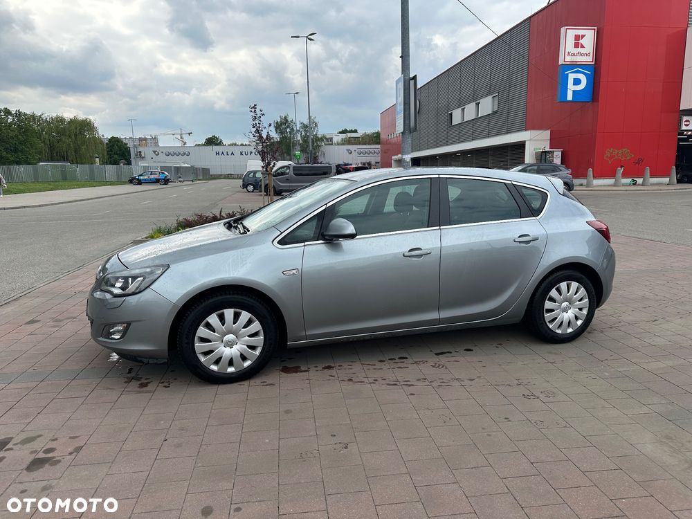 Opel Astra 1.4 Turbo Cosmo - 2