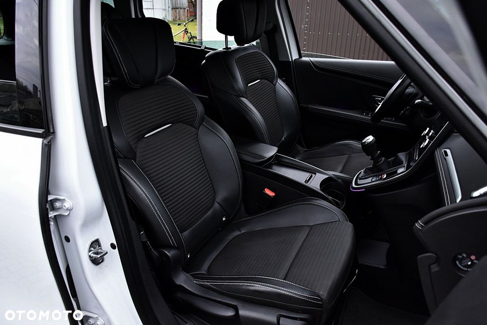 Renault Grand Scenic dCi 130 FAP Start & Stop Bose Edition - 31