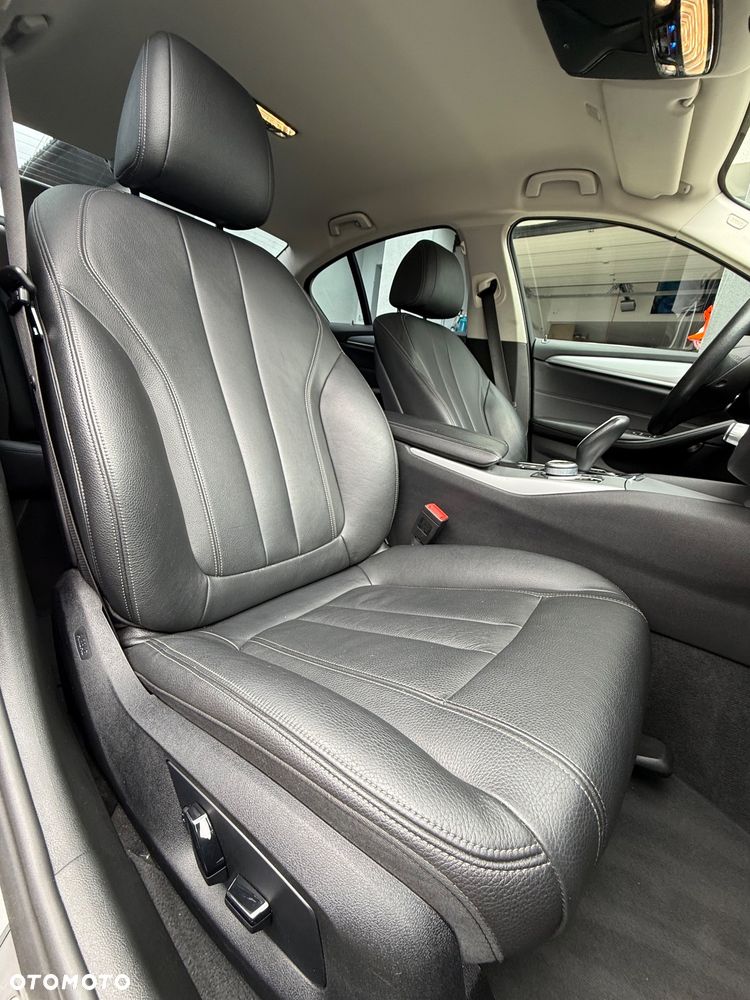 BMW Seria 5 530e iPerformance Sport Line sport - 22