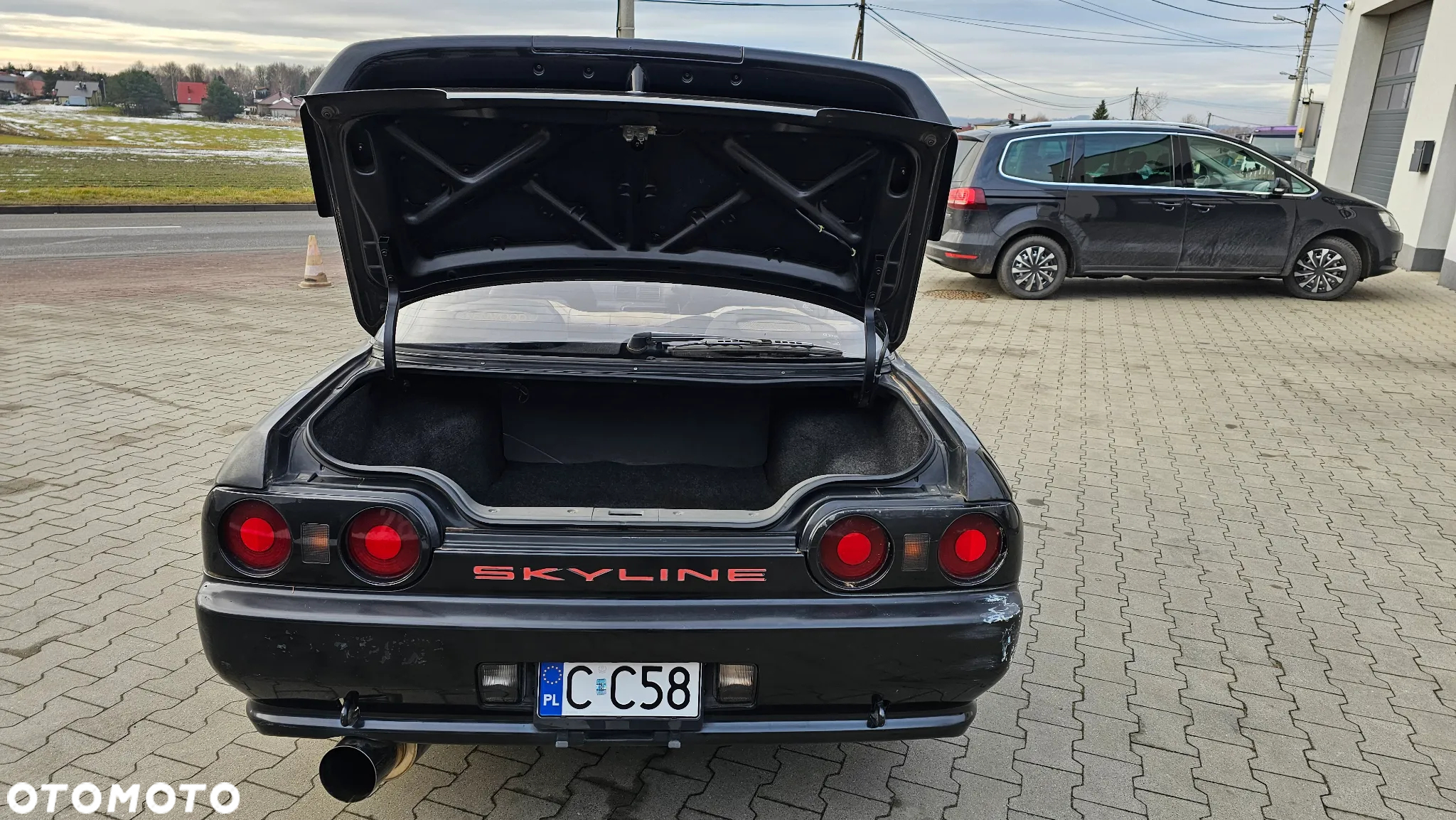 Nissan Skyline - 16